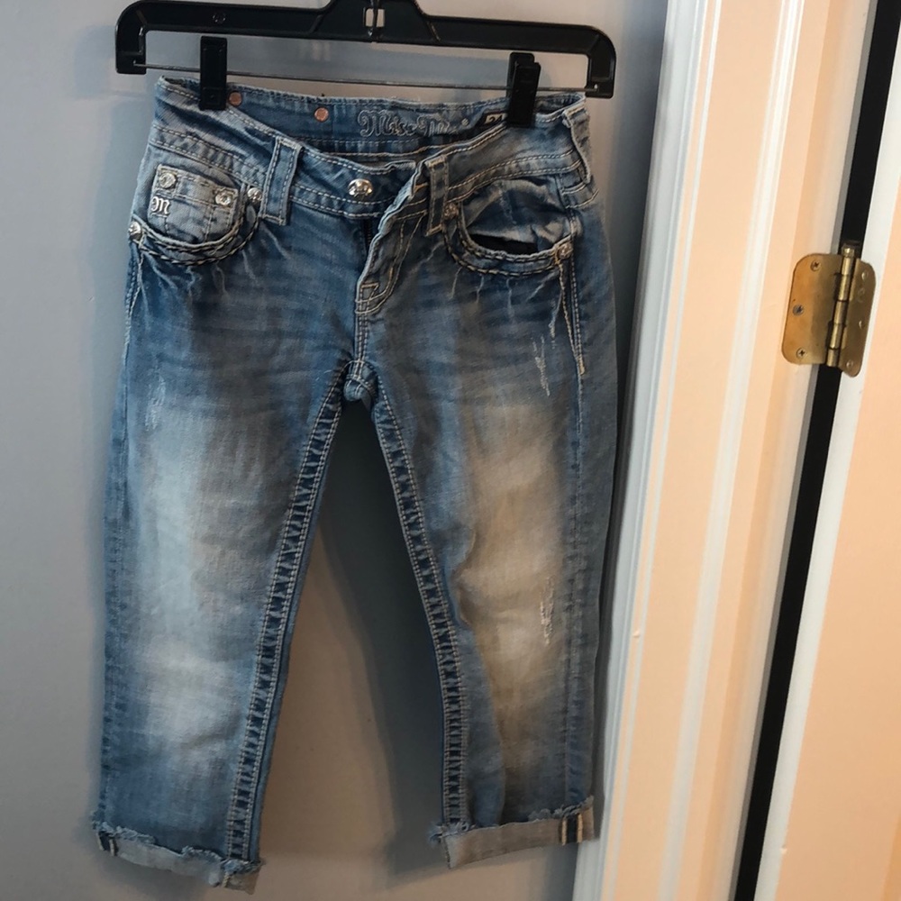 Miss Me light wash capri pant